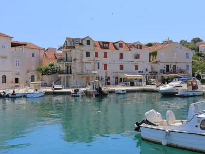 Holiday room with air-conditioning Trogir S-22597-a in Trogir - Holiday room