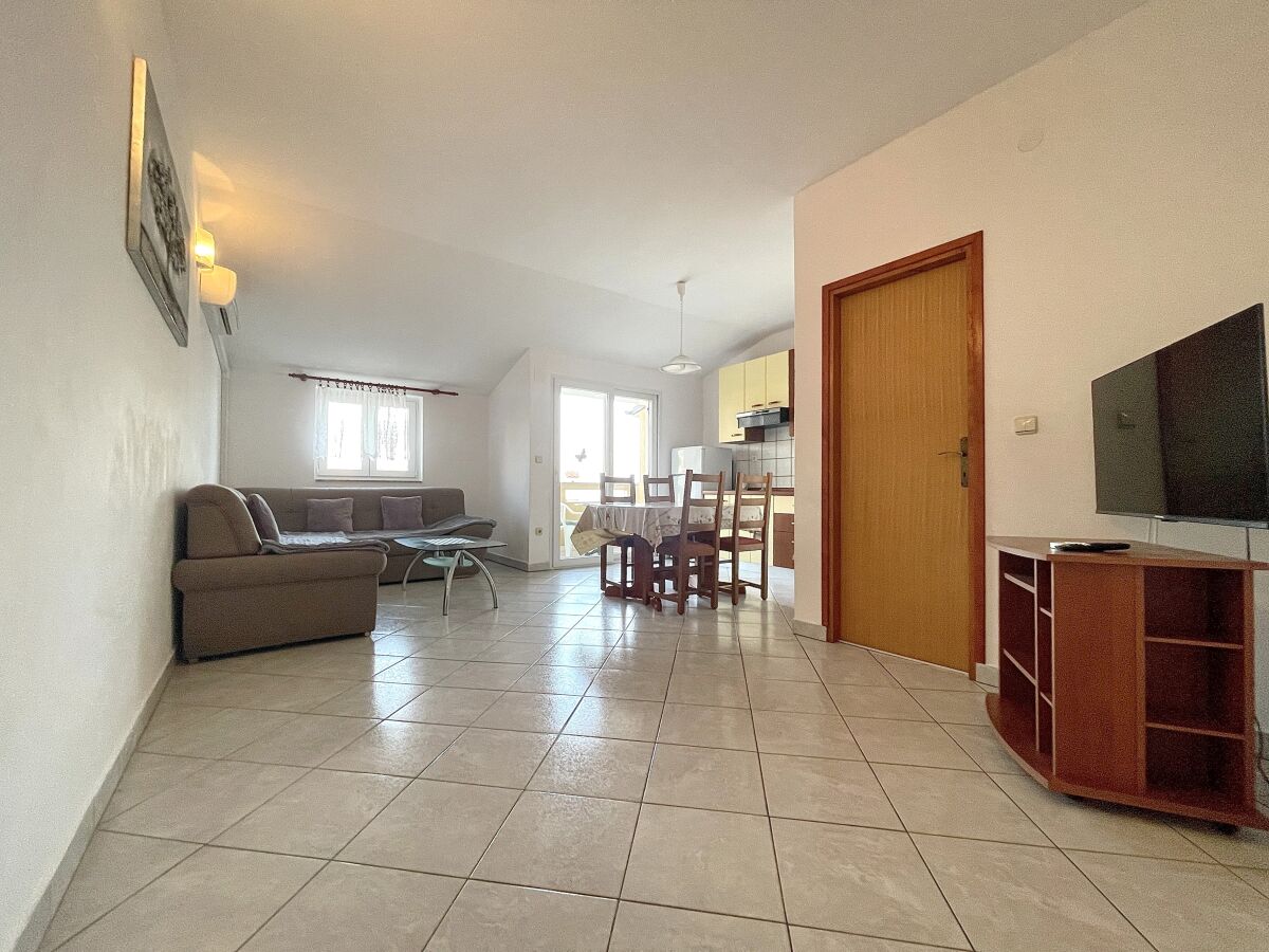 Apartment Two bedroom apartment with balcony and sea view Baška, Krk A-22687-f - Outdoor photo 4
