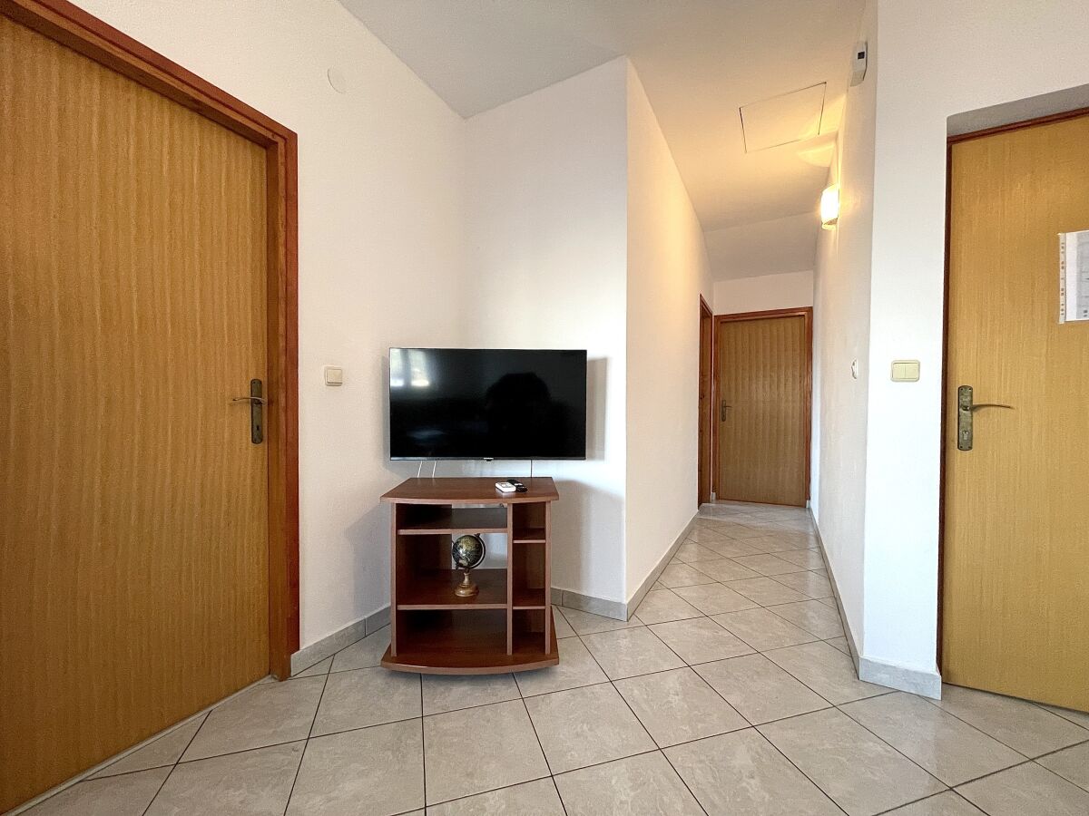 Apartment Two bedroom apartment with balcony and sea view Baška, Krk A-22687-f - Outdoor photo 5