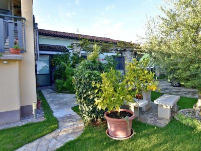 Apartment Two bedroom apartment with terrace Umag A-22722-c - Outdoor photo 6