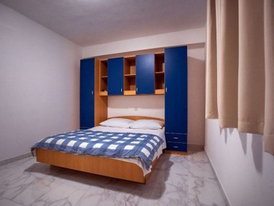 Apartment Two bedroom apartment with balcony Kampor, Rab A-23600-c - Outdoor photo 11