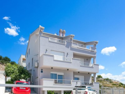 Apartment One bedroom apartment with balcony and sea view Seget Donji, Trogir A-23273-b - Outdoor photo 5
