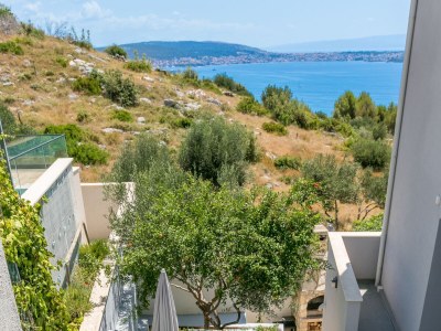 Apartment One bedroom apartment with balcony and sea view Seget Donji, Trogir A-23273-b - Outdoor photo 10