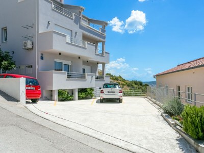 Apartment One bedroom apartment with balcony and sea view Seget Donji, Trogir A-23273-b - Outdoor photo 19