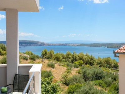Apartment One bedroom apartment with balcony and sea view Seget Donji, Trogir A-23273-b - Outdoor photo 38