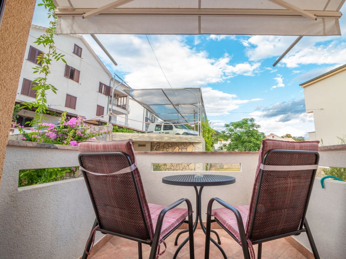 Holiday room with terrace Baška, Krk S-23309-a