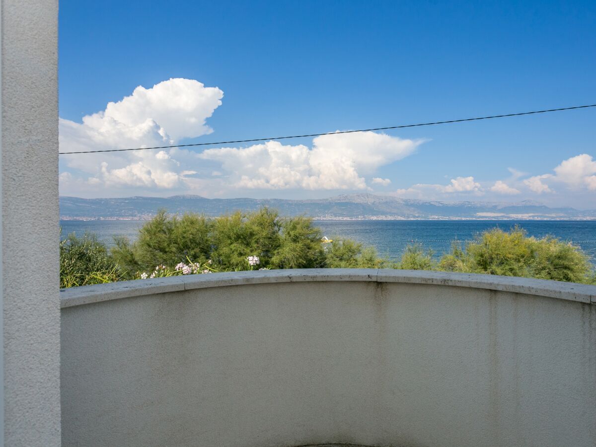 Apartment One bedroom apartment near beach Slatine, Čiovo A-23332-c