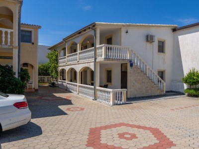 Apartment Two bedroom apartment with terrace Vir A-23334-a - Outdoor photo 2
