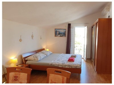 Apartment Studio flat with balcony and sea view Tisno, Murter AS-23720-a in Tisno - Apartment