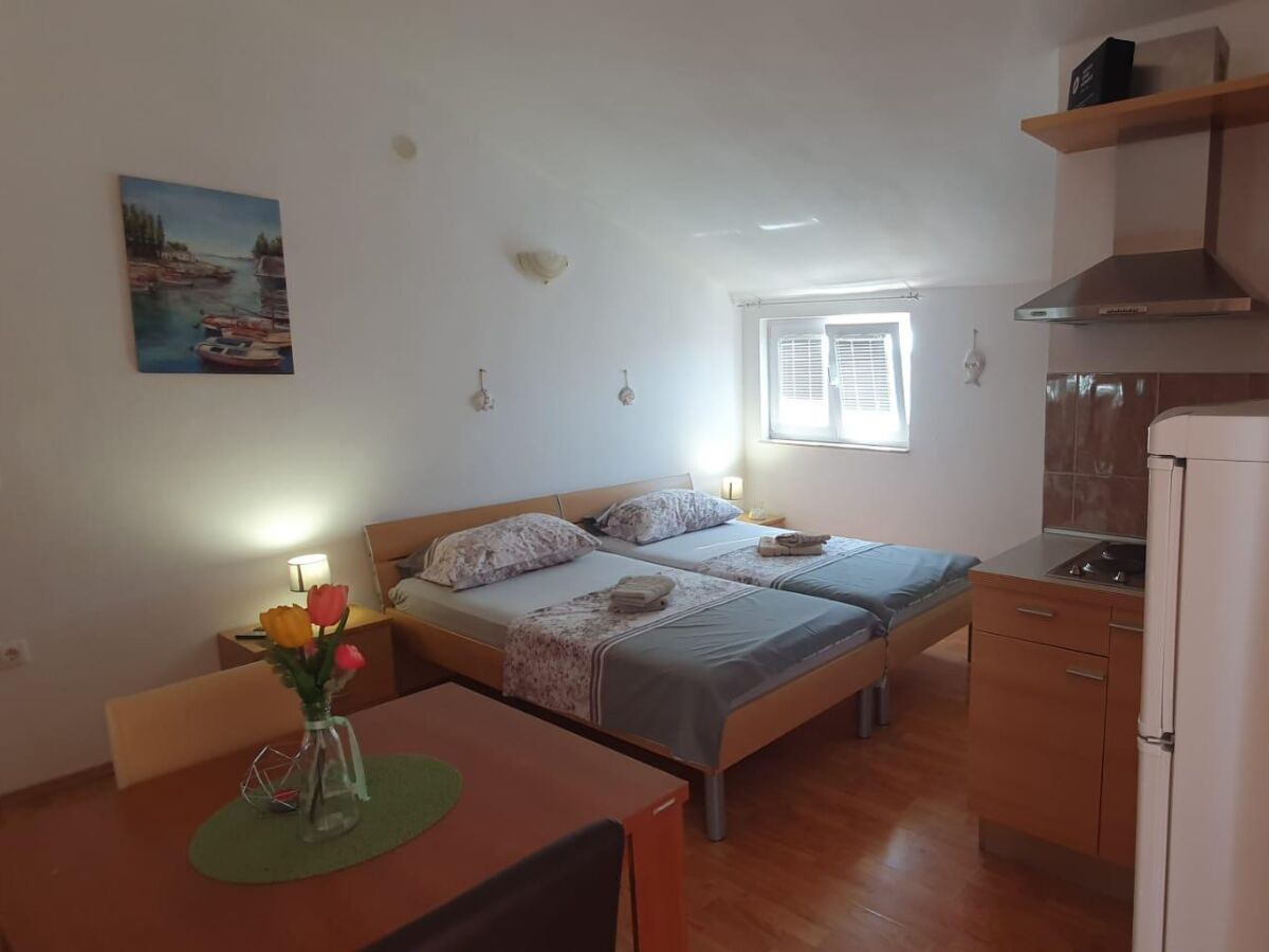 Apartment Studio flat with balcony Tisno, Murter AS-23720-b