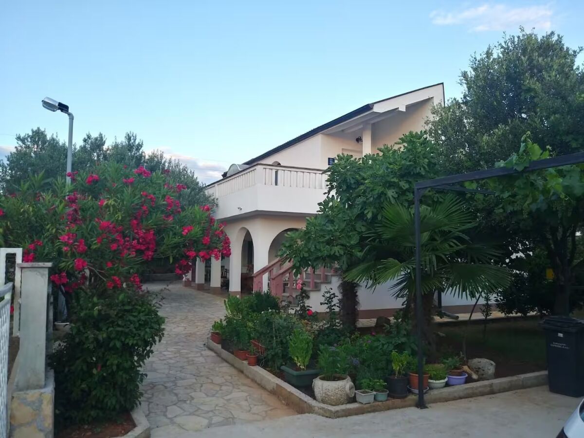Apartment One bedroom apartment with terrace Rudina, Hvar A-23777-a - Outdoor photo 3
