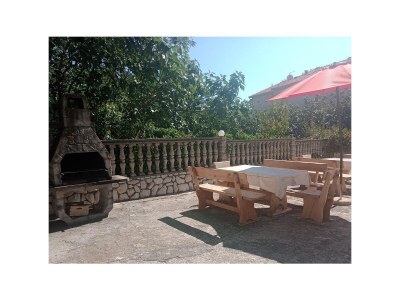 Apartment Two bedroom apartment with balcony Lopar, Rab A-23825-a - Outdoor photo 4