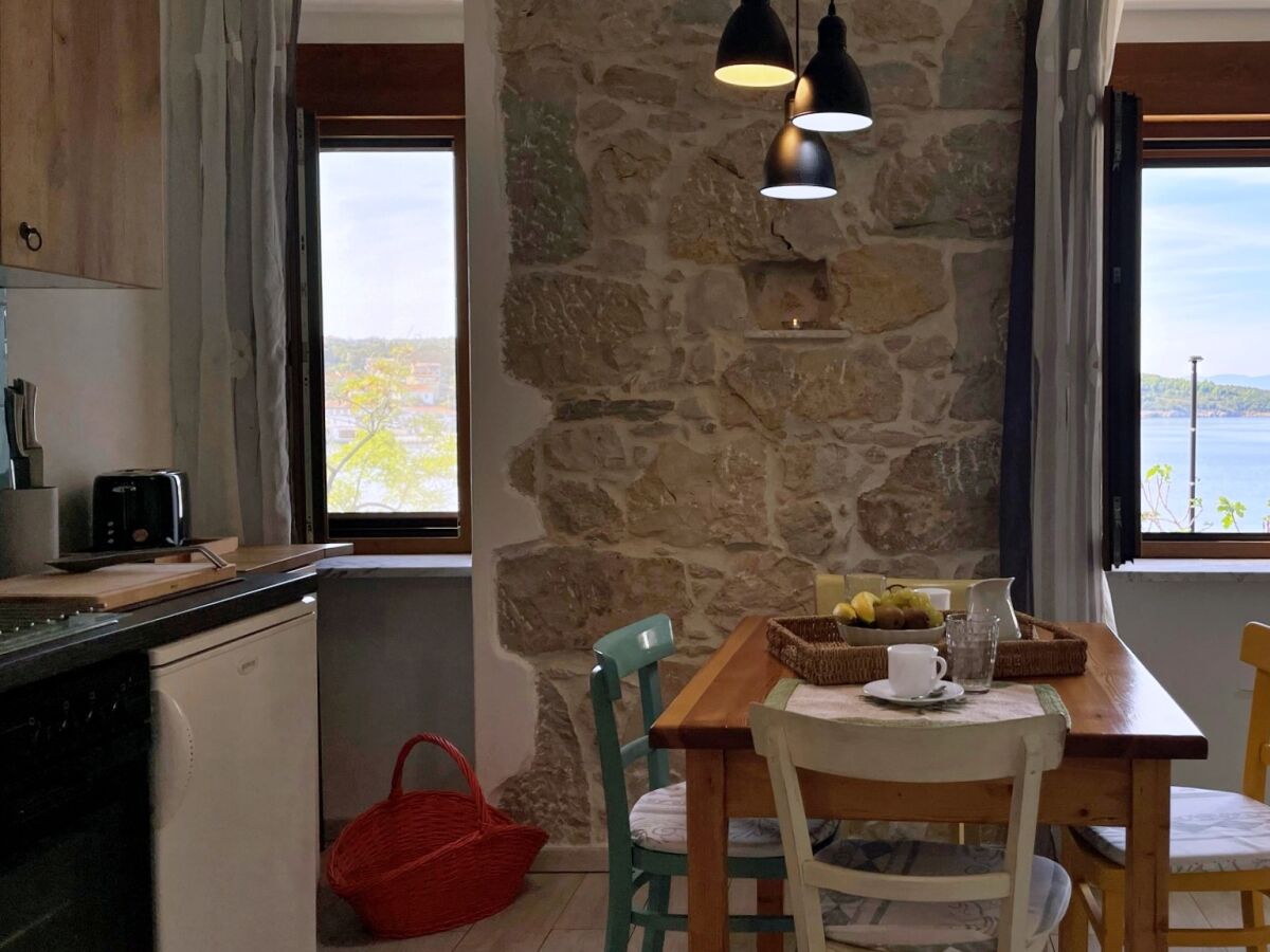 Apartment One bedroom apartment near beach Šilo, Krk A-18686-b