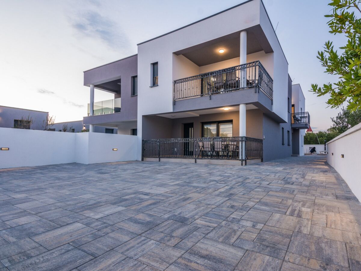 Apartment Two bedroom apartment with terrace Vir A-18522-c - Outdoor photo 3