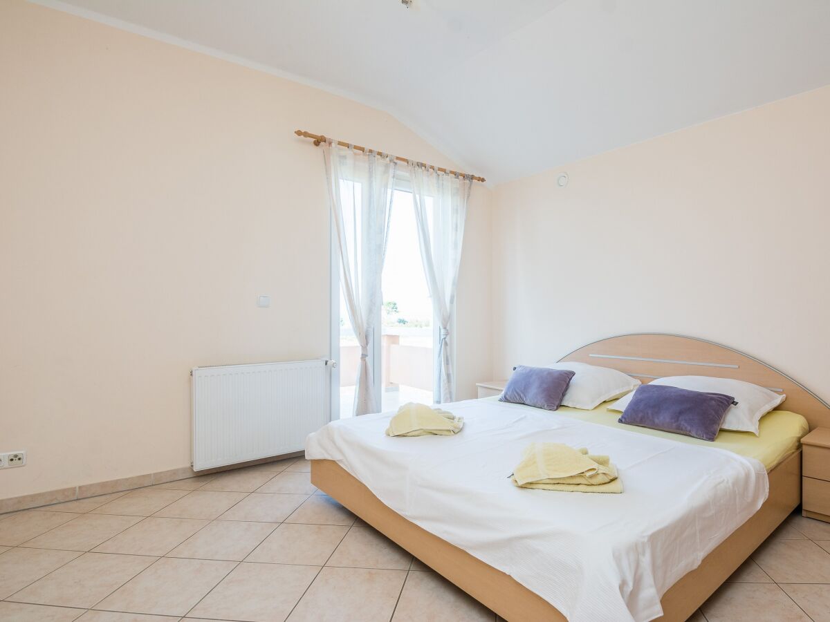 Apartment One bedroom apartment with air-conditioning Vir A-20201-b