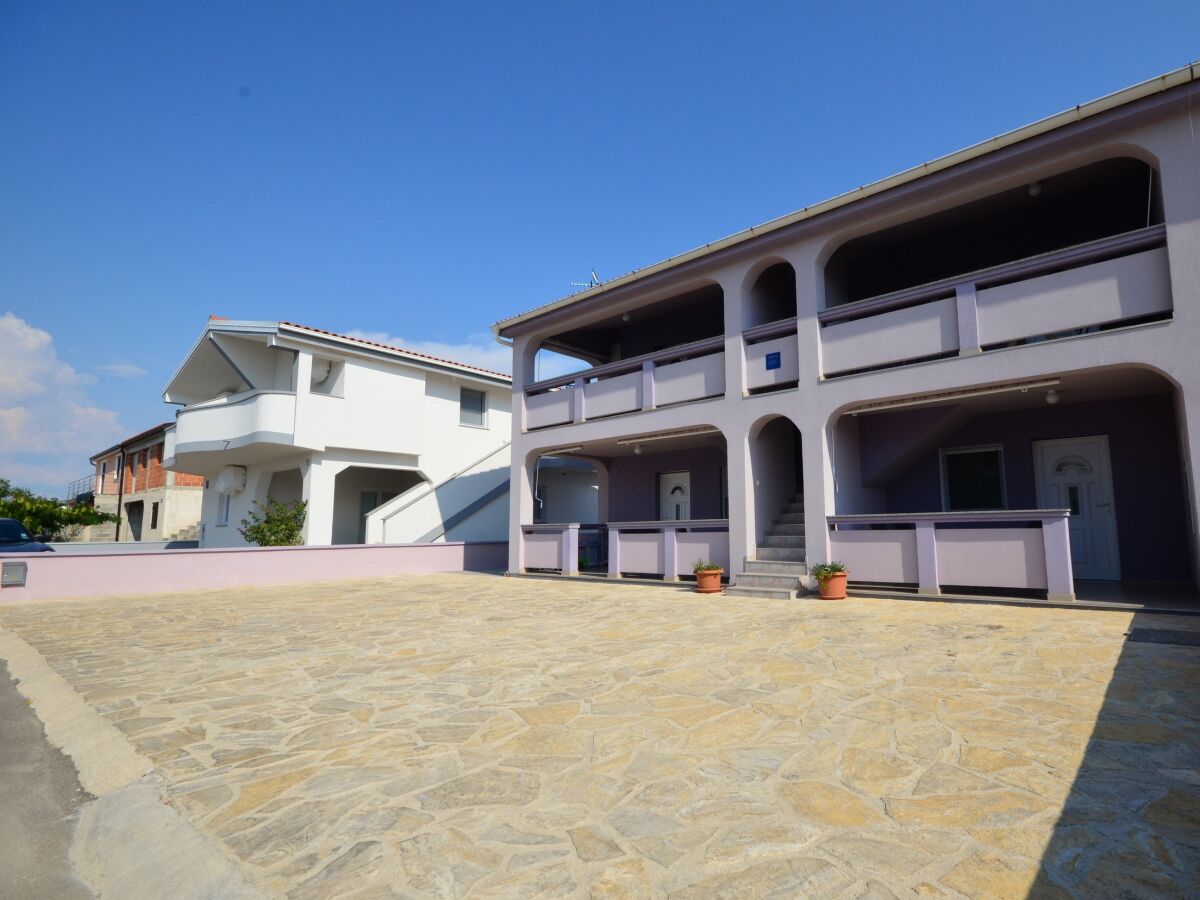 Apartment Two bedroom apartment with balcony Vir - Kozjak, Vir A-18556-c - Outdoor photo 4