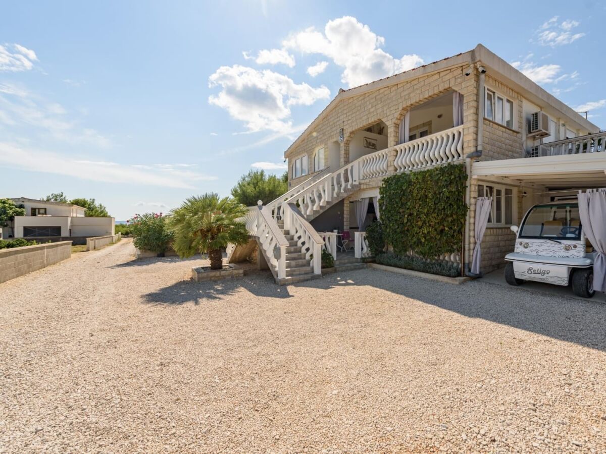 Apartment One bedroom apartment with terrace and sea view Vir - Torovi - Vir - Pedinka, Vir A-18577-a - Outdoor photo 5