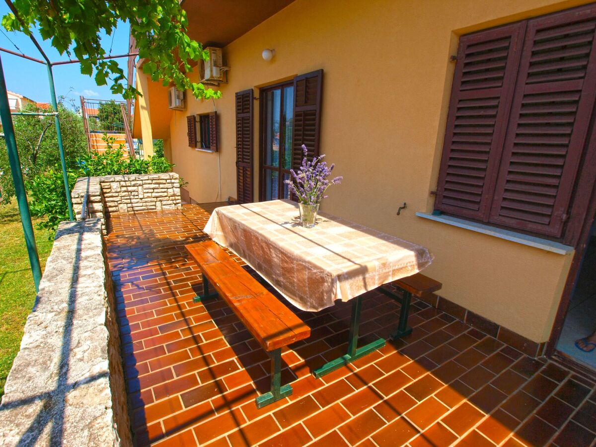 Apartment Two bedroom apartment with terrace Peroj, Fažana A-20731-a