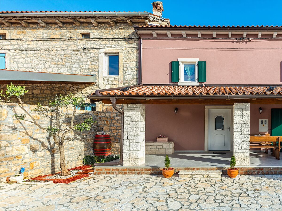 Holiday house Two bedroom house with terrace Butkovići, Central Istria - Središnja Istra K-20751