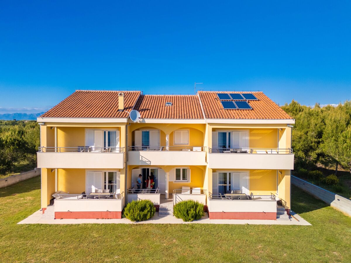 Apartment Two bedroom apartment near beach Privlaka, Zadar A-23531-d - Outdoor photo 3