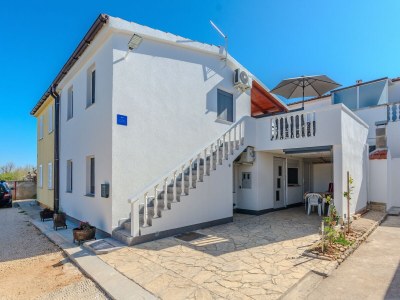 Apartment Two bedroom apartment with terrace Vir A-24319-a in Vir - Apartment