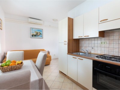 Apartment One bedroom apartment with terrace and sea view Trogir A-24405-a - Outdoor photo 8