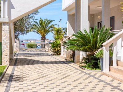 Apartment One bedroom apartment with balcony and sea view Sukošan, Zadar A-24518-a - Outdoor photo 10