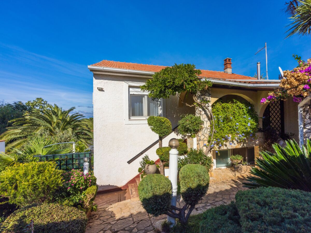 Apartment Two bedroom apartment with terrace Banjole, Pula A-14391-c - Outdoor photo 3