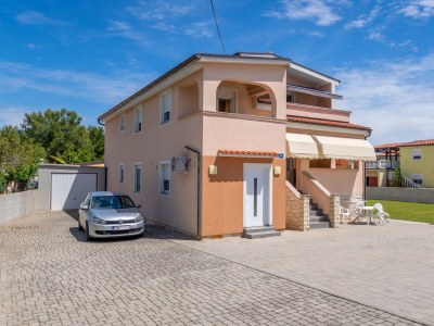 Apartment Two bedroom apartment with balcony Vir A-24653-a in Vir - Apartment