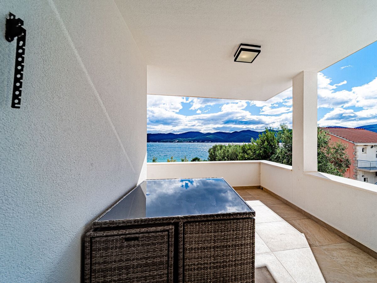 Apartment Two bedroom apartment near beach Viganj, Pelješac A-24663-a