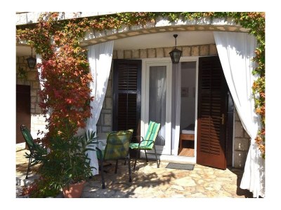 Apartment Studio flat with terrace Banjol, Rab AS-24672-a in Rab - Apartment