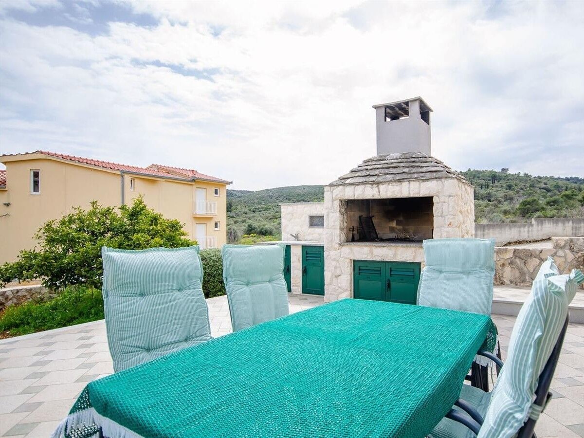 Apartment Three bedroom apartment with terrace and sea view Slatine, Čiovo A-24692-a - Outdoor photo 5