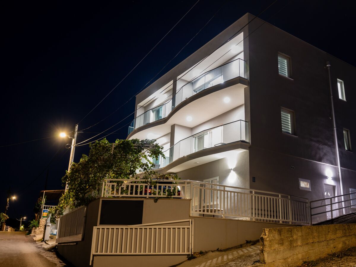Apartment One bedroom apartment with balcony and sea view Mastrinka, Čiovo A-24727-b - Outdoor photo 3