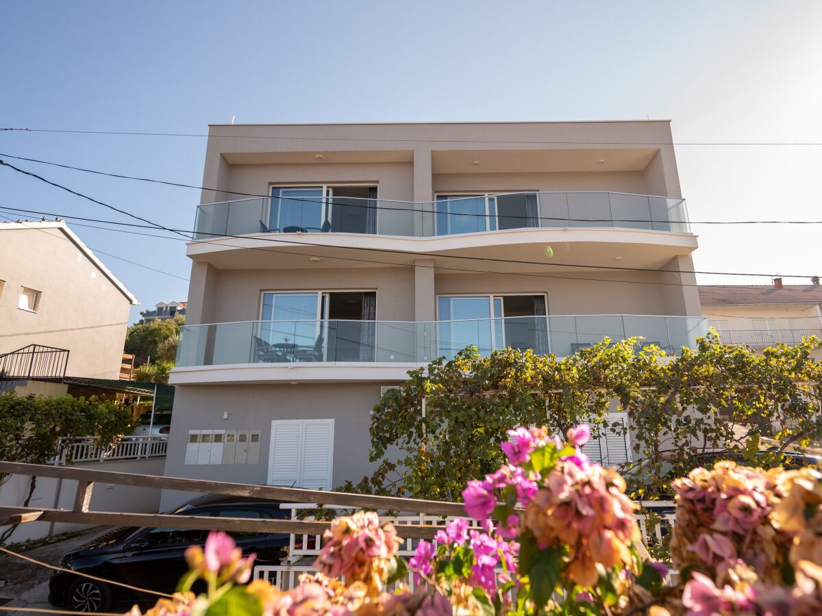 Apartment One bedroom apartment with balcony and sea view Mastrinka, Čiovo A-24727-d