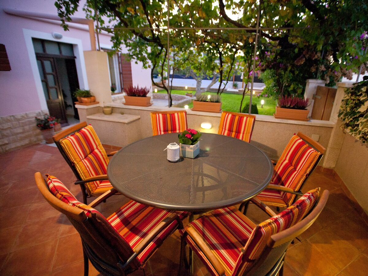 Apartment Two bedroom apartment with terrace Preko, Ugljan A-14163-b