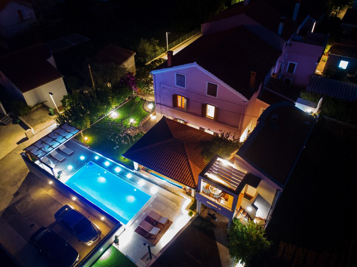 Apartment Two bedroom apartment with terrace Preko, Ugljan A-14163-b - Outdoor photo 2