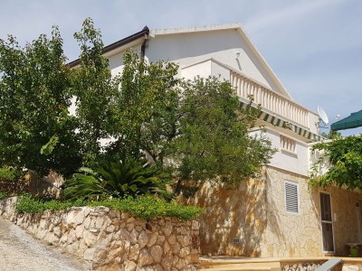 Apartment Three bedroom apartment with terrace and sea view Poljica, Trogir A-24016-a in Marina - Apartment