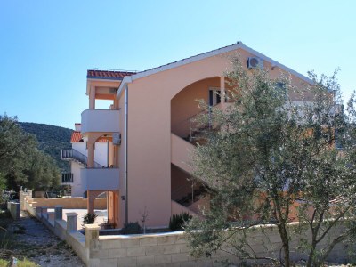 Apartment Studio flat with balcony Vinišće, Trogir AS-8660-d in Vinišće - Apartment