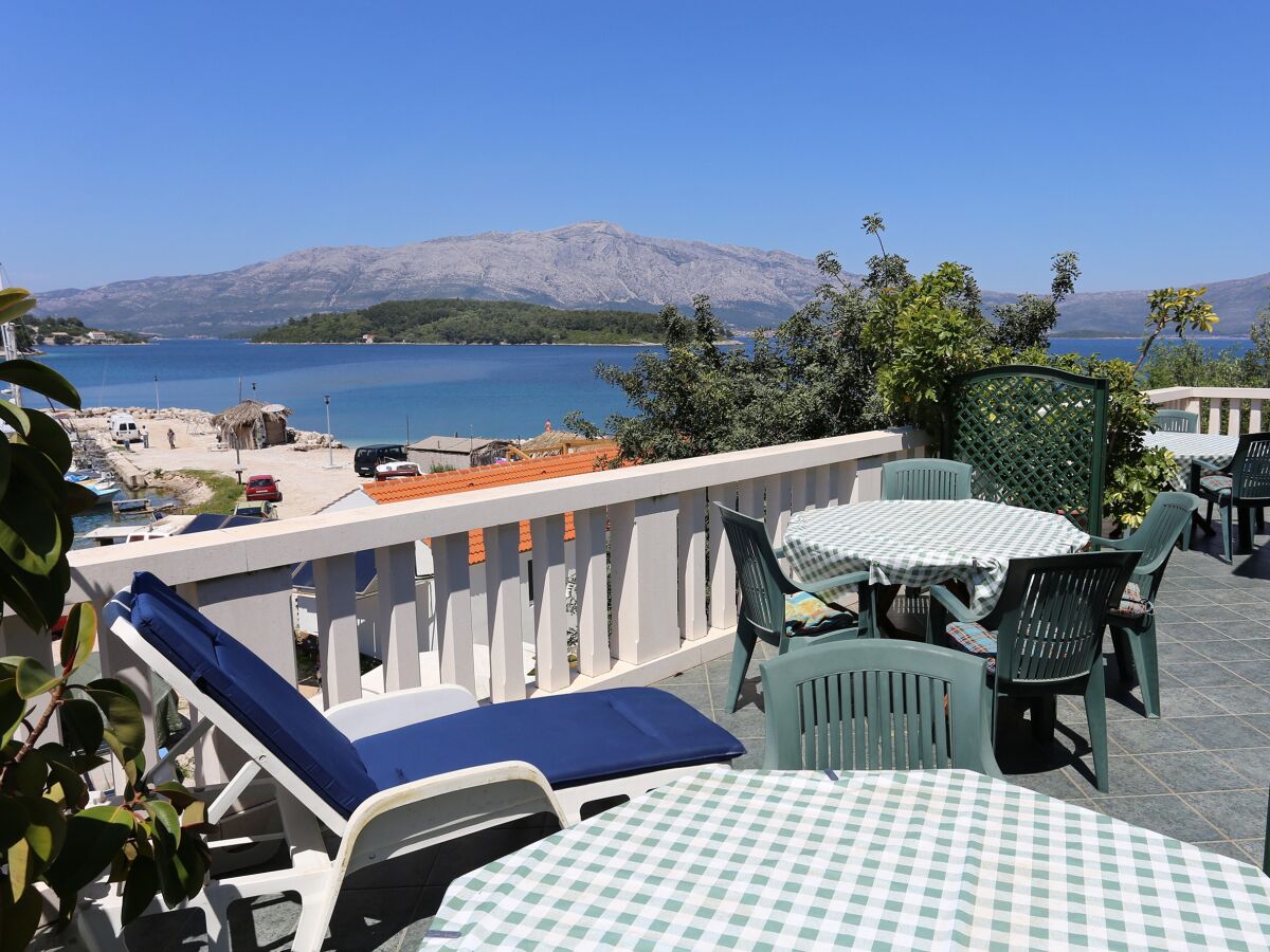 Apartment Three bedroom apartment near beach Lumbarda, Korčula A-4442-a
