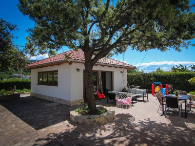Apartment Two bedroom apartment with terrace and sea view Palit, Rab A-4971-c - Outdoor photo 7