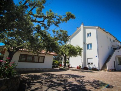 Apartment Two bedroom apartment with terrace and sea view Palit, Rab A-4971-c - Outdoor photo 9