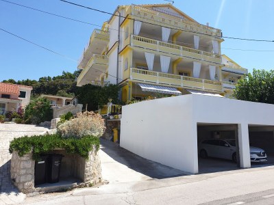 Apartment Two bedroom apartment with terrace Banjol, Rab A-5041-a in Rab - Apartment