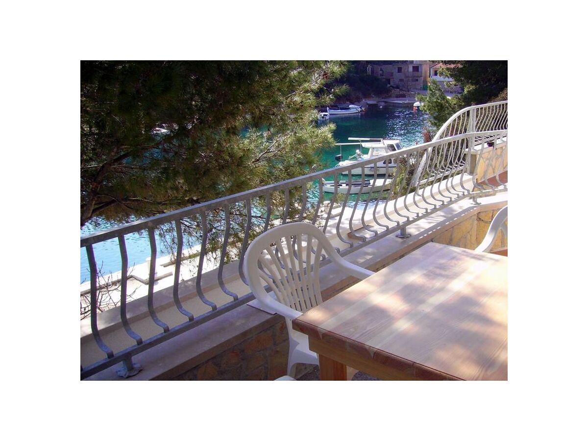 Apartment One bedroom apartment near beach Basina, Hvar A-4599-g