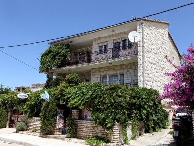 Apartment Three bedroom apartment near beach Vinišće, Trogir A-4892-a - Outdoor photo 3
