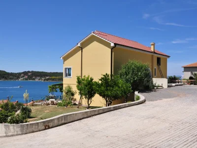 Apartment Studio flat with terrace and sea view Supetarska Draga - Gornja, Rab AS-5055-a in Rab - Apartment