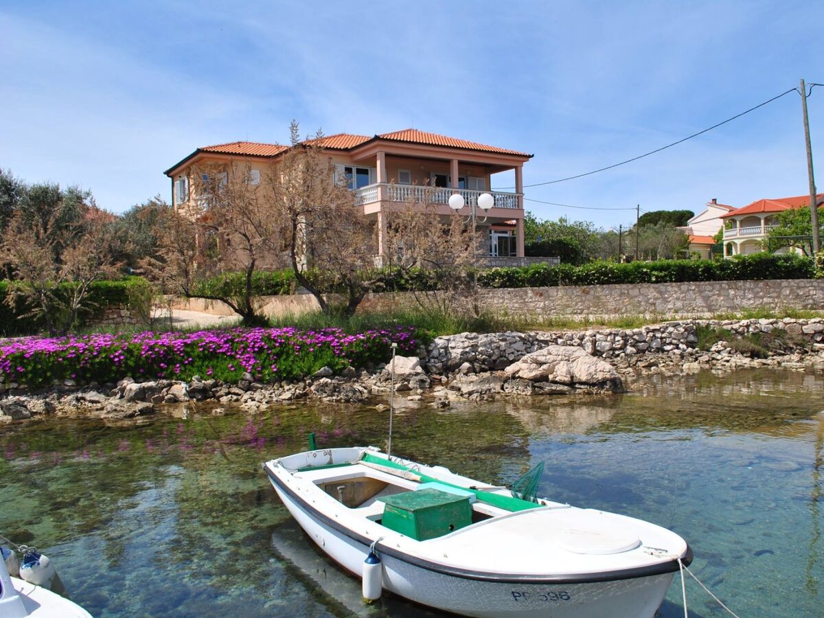 Apartment Two bedroom apartment near beach Ugljan A-829-c - Outdoor photo 2