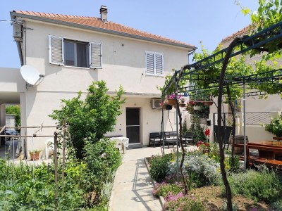 Apartment One bedroom apartment with terrace Murter A-5089-a - Outdoor photo 2