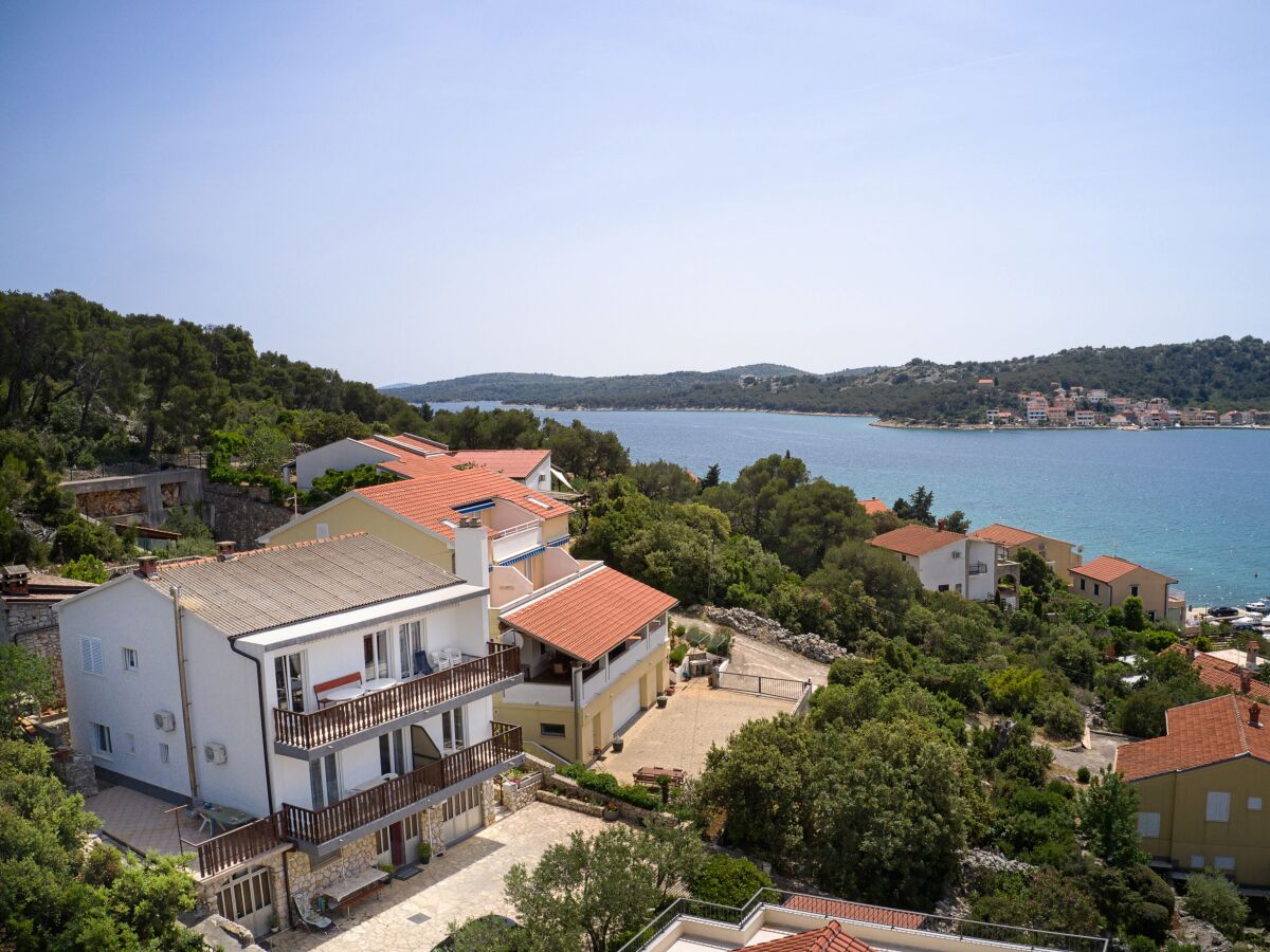 Holiday room (pet friendly) Tisno, Murter S-5128-c