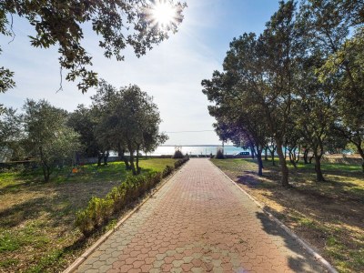 Apartment Two bedroom apartment near beach Vrsi - Mulo, Zadar A-5951-f - Outdoor photo 8