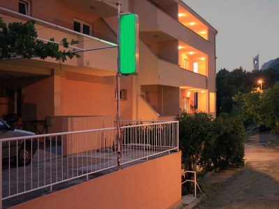 Apartment One bedroom apartment with terrace and sea view Tučepi, Makarska A-6058-b - Outdoor photo 4